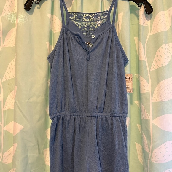 Mudd Brand kids short romper -blue
new with tags. Size 10(M) - Picture 2 of 3